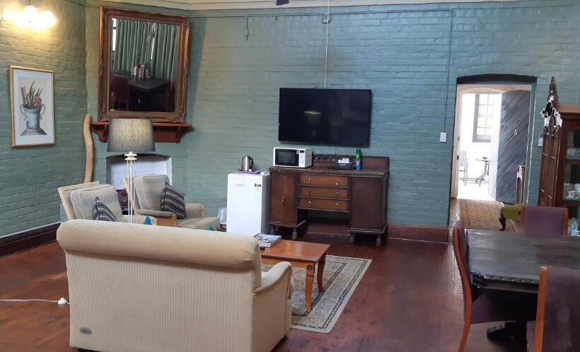 Deluxe Suite King Bed, Bourke Riverside Motel