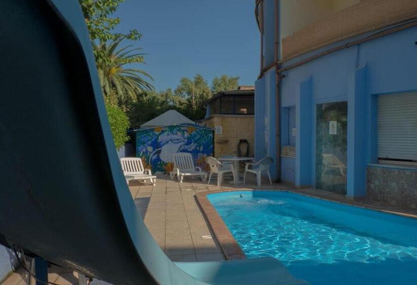 スタンダード4人部屋, Albatros