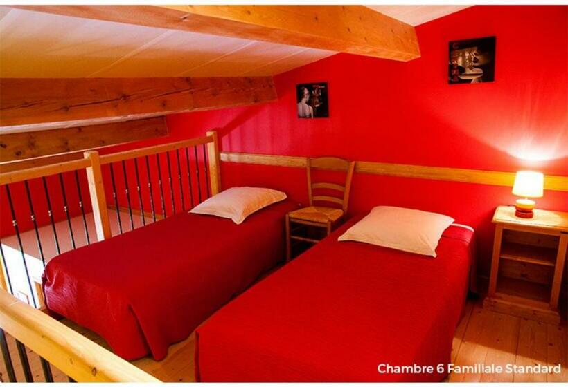 חדר סטנדרט לשלושה, Hôtel La Garenne