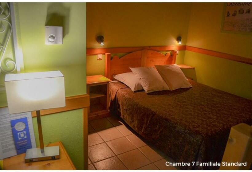 חדר סטנדרט לארבעה, Hôtel La Garenne