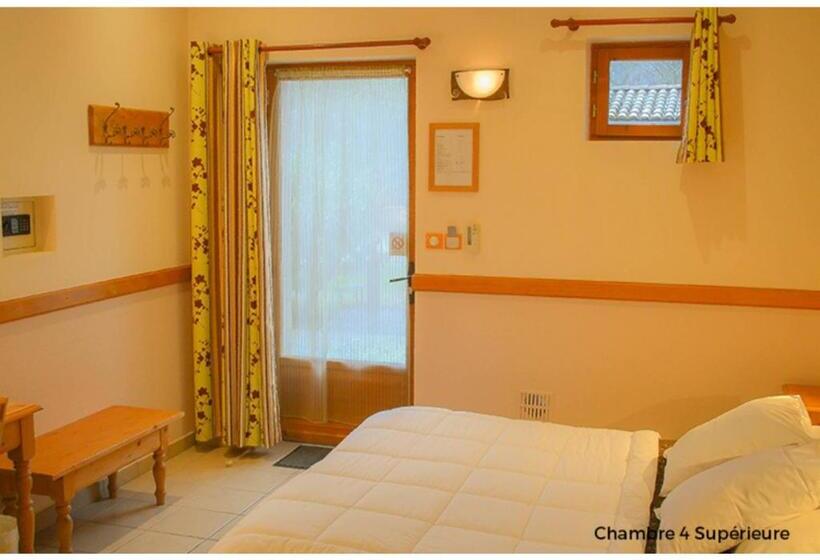 Номер Стандарт, Hôtel La Garenne