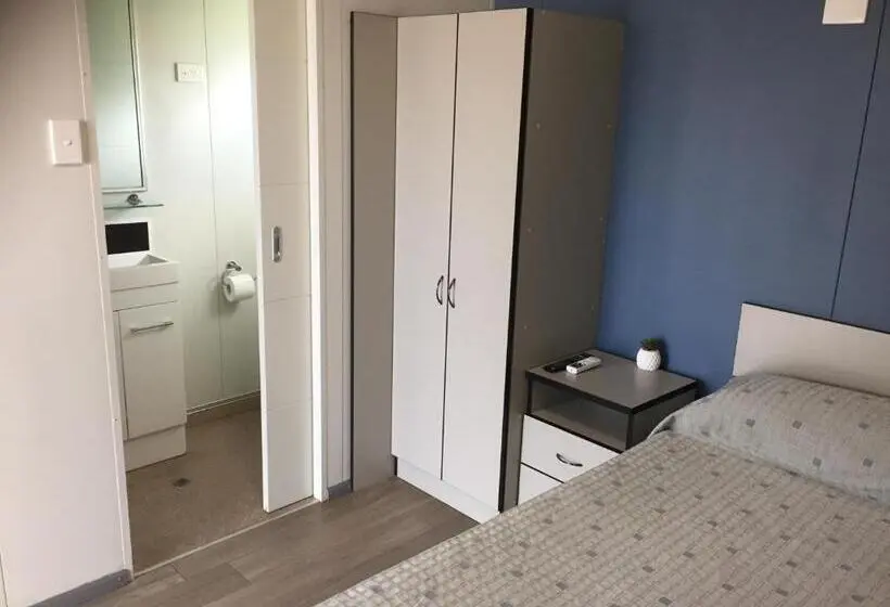 Economy Yhden Hengen Huone, Manjimup Gateway