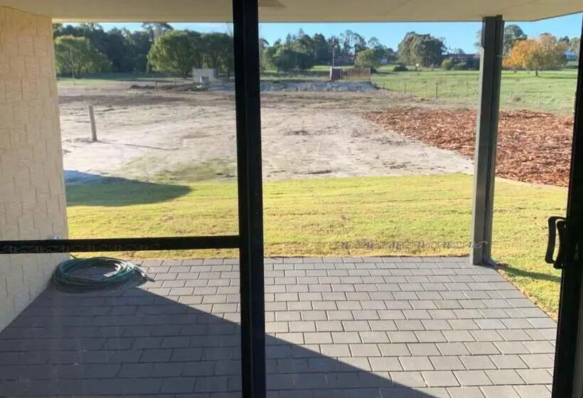 Talo 3 Makuuhuonetta, Manjimup Gateway