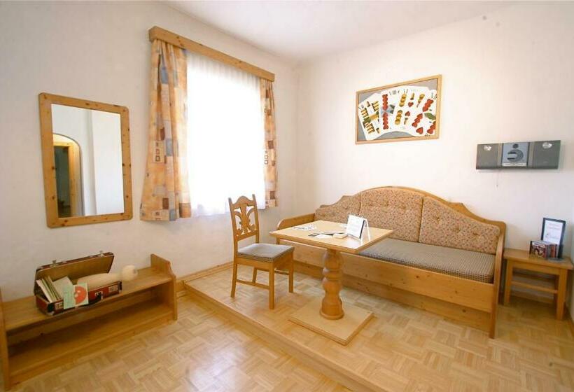 标准间, Tschitscher