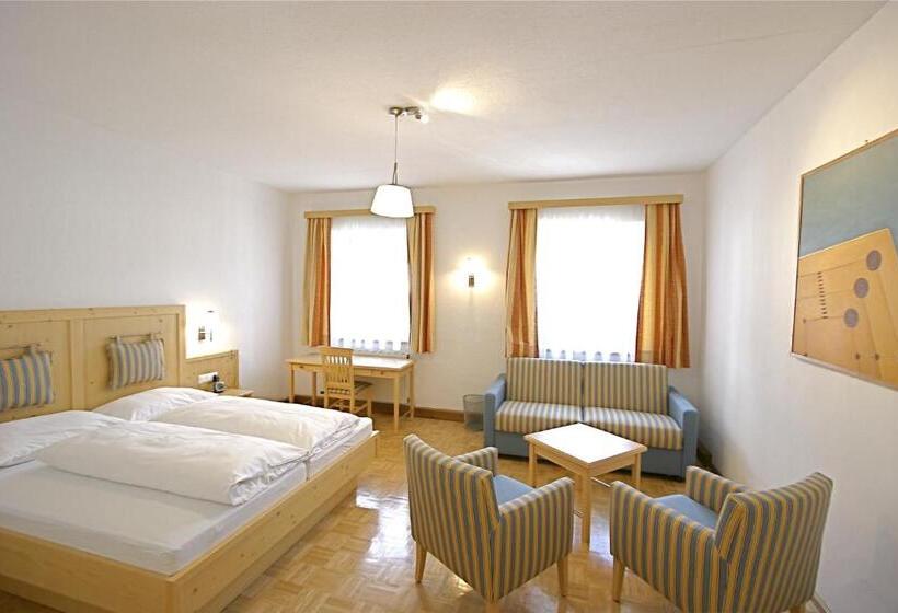 舒适型房间, Tschitscher