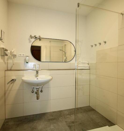 舒适型房间, Tschitscher