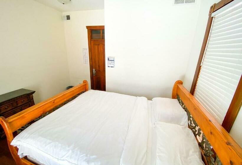 غرفة قياسية حمام مشترك, International Travelers House Downtown San Diego  Adults Only