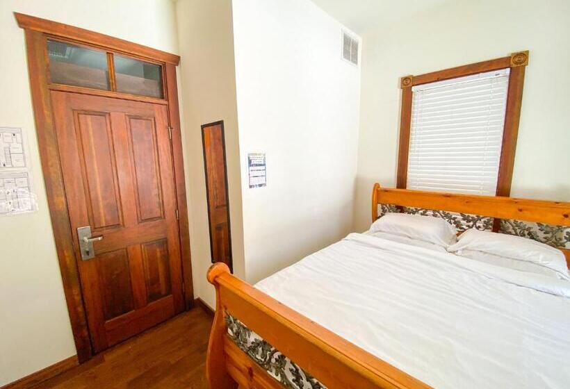 غرفة قياسية حمام مشترك, International Travelers House Downtown San Diego  Adults Only