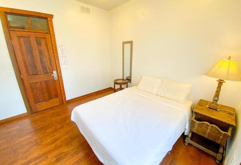 غرفة قياسية حمام مشترك, International Travelers House Downtown San Diego  Adults Only