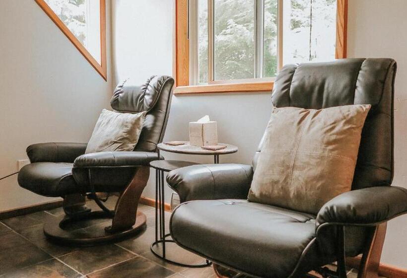 标准工作室, Cobble Wood And Bird Sanctuary Guest Houses