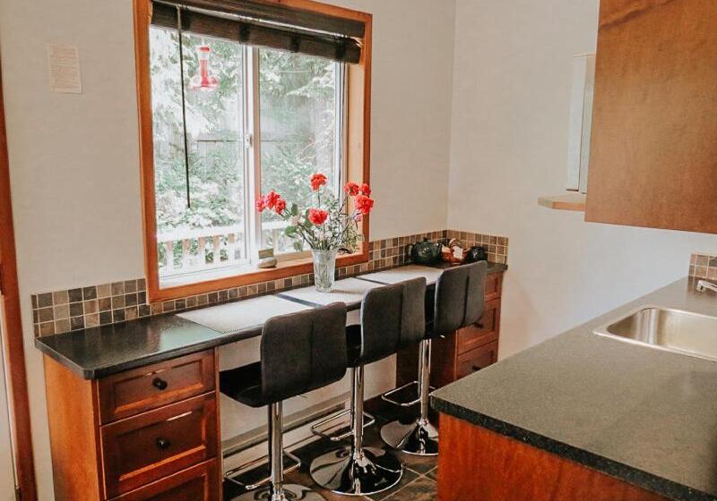 标准工作室, Cobble Wood And Bird Sanctuary Guest Houses