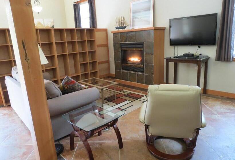 سوییت لوکس, Cobble Wood And Bird Sanctuary Guest Houses