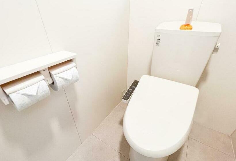 ルームシェアのワンベッド, Osaka Nipponbashi Evisu Hostel エビスホステル