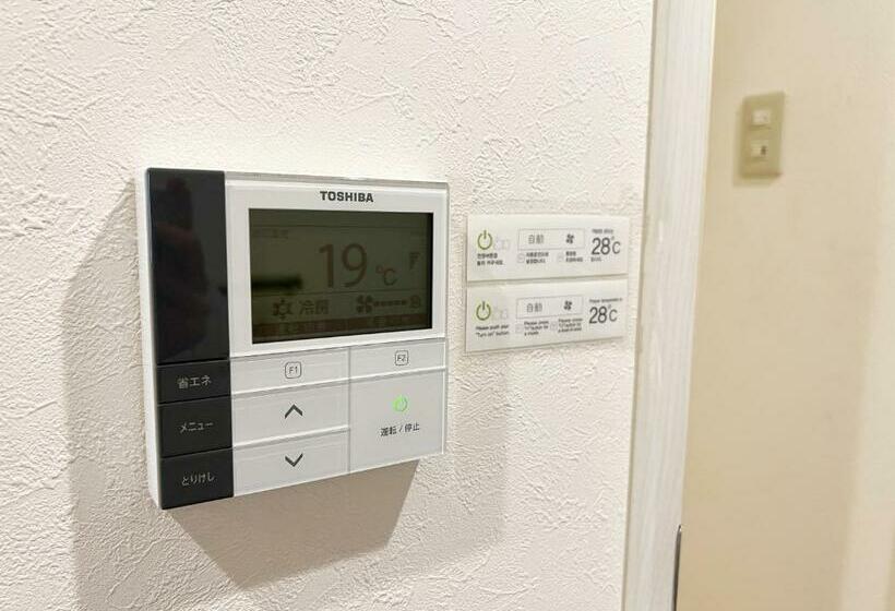 ルームシェアのワンベッド, Osaka Nipponbashi Evisu Hostel エビスホステル