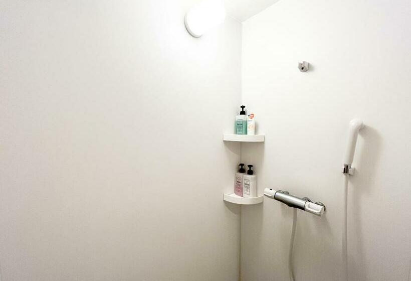 ルームシェアのワンベッド, Osaka Nipponbashi Evisu Hostel エビスホステル