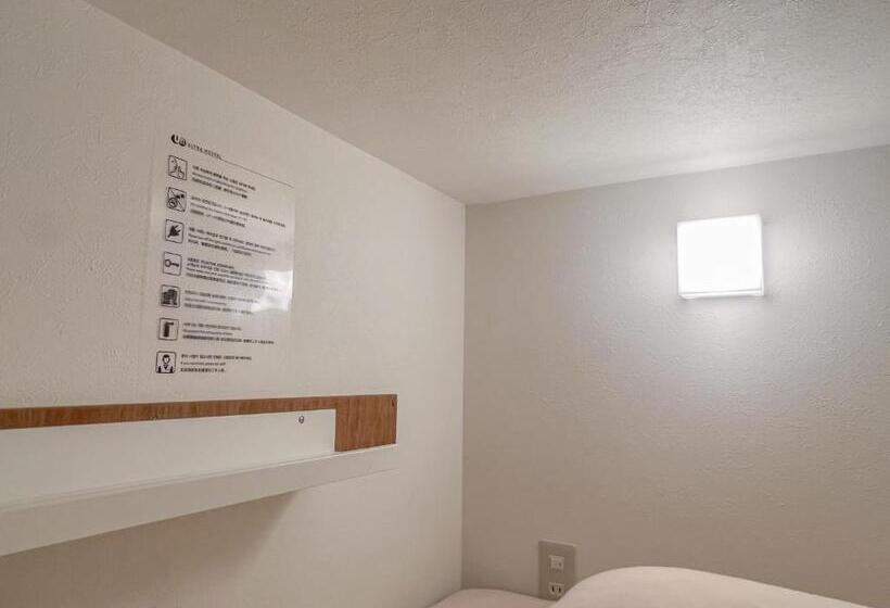 ルームシェアのワンベッド, Osaka Nipponbashi Evisu Hostel エビスホステル