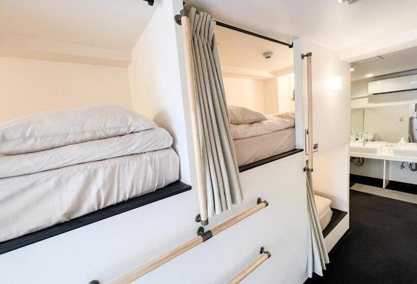 ルームシェアのワンベッド, Osaka Nipponbashi Evisu Hostel エビスホステル