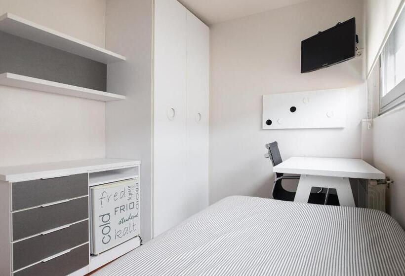 Номер Стандарт Индивидуальный, Pension Residencia F&f