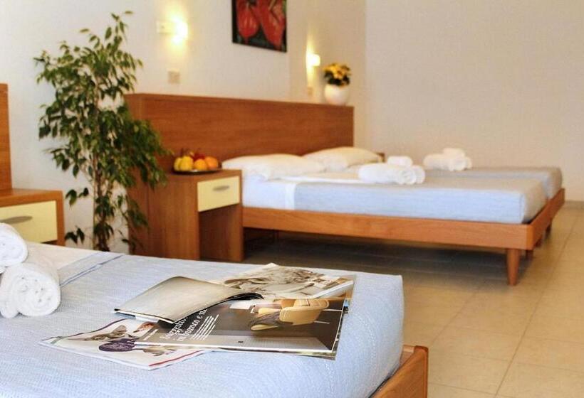 חדר דלוקס לשלושה, Pfa Hotel La Darsena   Follonica