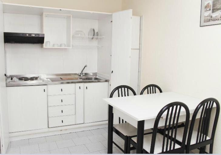 דירת חדר, Residence Moulin