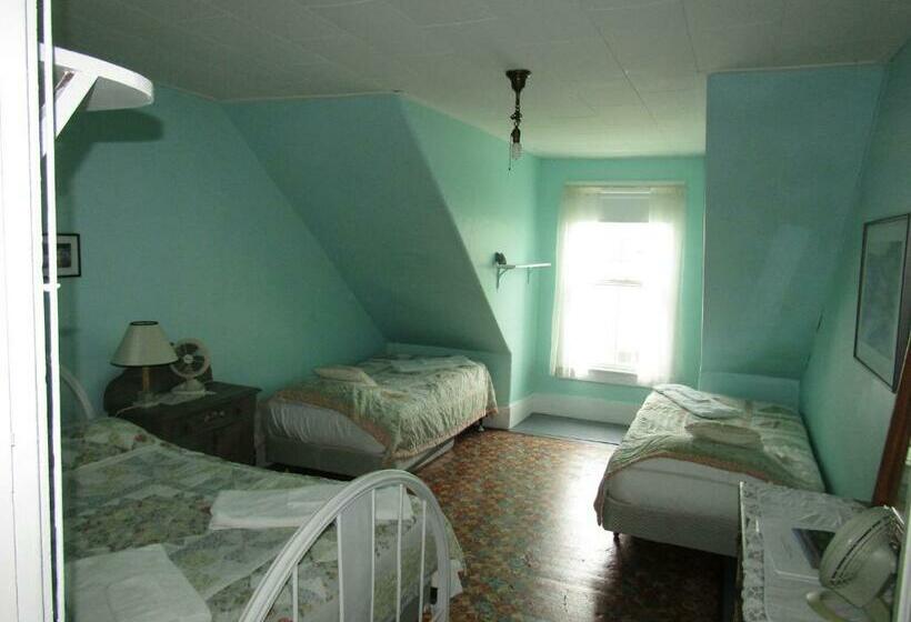 غرفة عائلية حمام مشترك, The 8th Maine Regiment Lodge And Museum