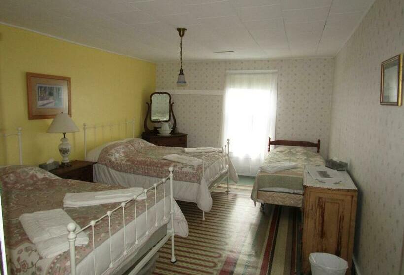 غرفة عائلية حمام مشترك, The 8th Maine Regiment Lodge And Museum