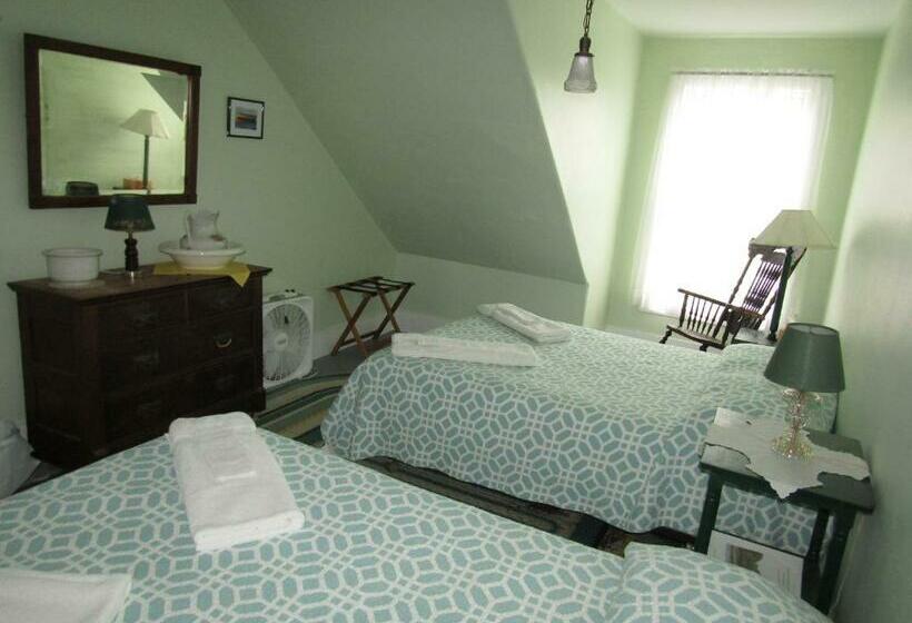 غرفة قياسية حمام مشترك, The 8th Maine Regiment Lodge And Museum