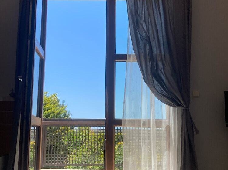 اتاق استاندارد سه نفره, Siesta Otel Bozcaada