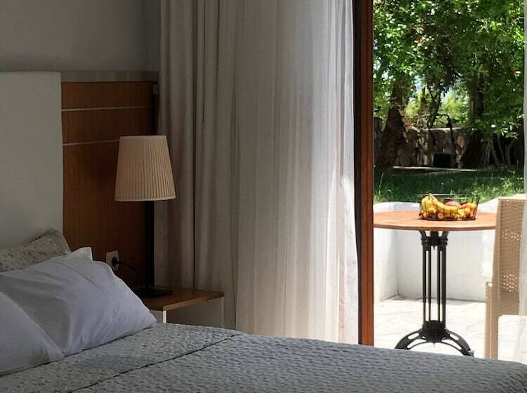 اتاق استاندارد سه نفره, Siesta Otel Bozcaada