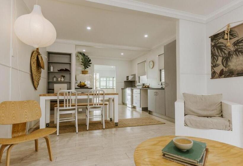 Дом 2 Спальни, Yeppoon Surfside Motel