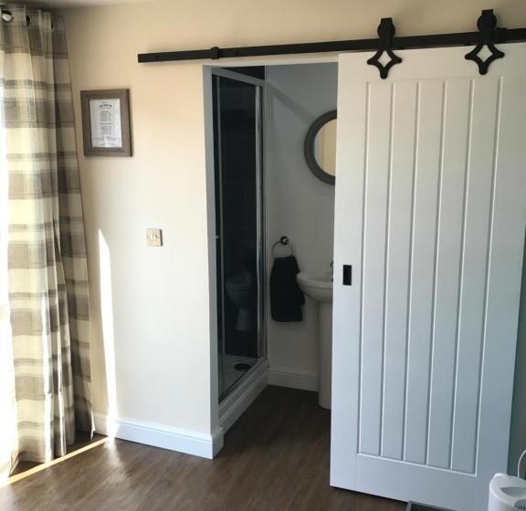 غرفة ديلوكس, The Half Moon Inn