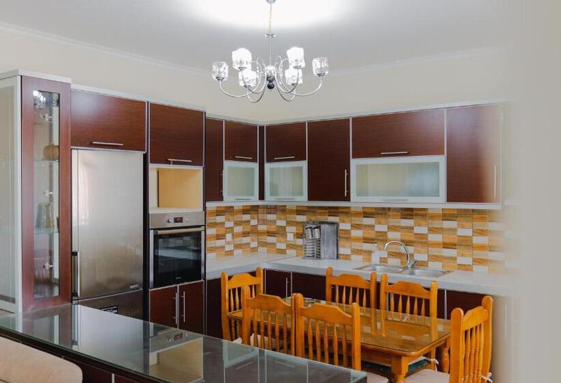 带2个卧室的套房, Milo Ksamil