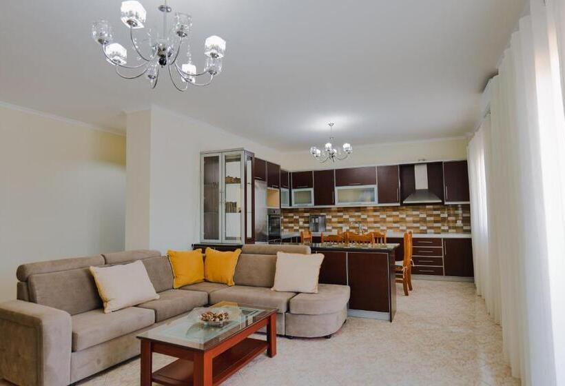 带2个卧室的套房, Milo Ksamil