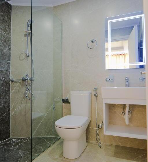 豪华三人间, Milo Ksamil