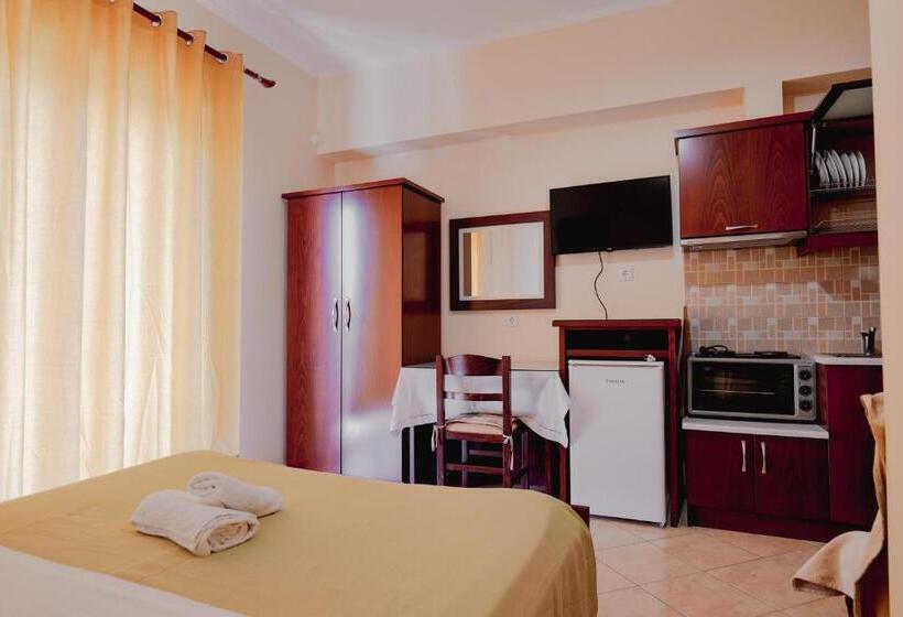 带阳台的豪华间, Milo Ksamil