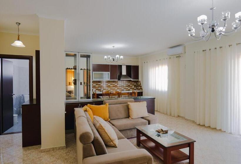 带2个卧室的套房, Milo Ksamil