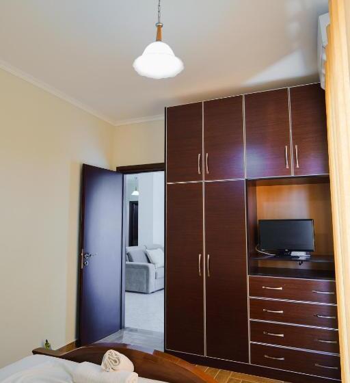 带2个卧室的套房, Milo Ksamil