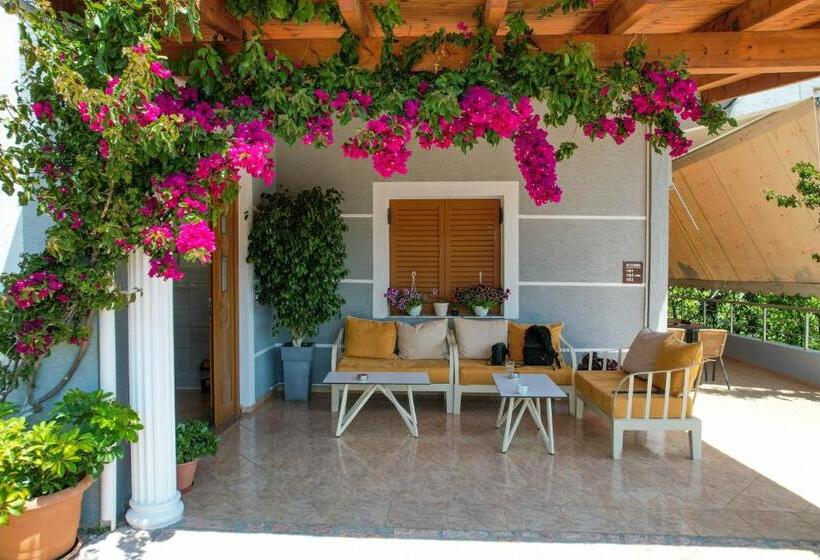 带2个卧室的套房, Milo Ksamil