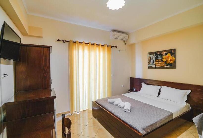 带阳台的豪华间, Milo Ksamil