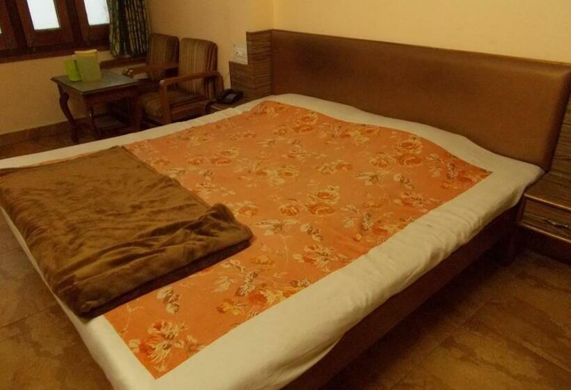 غرفة ديلوكس, Paramount