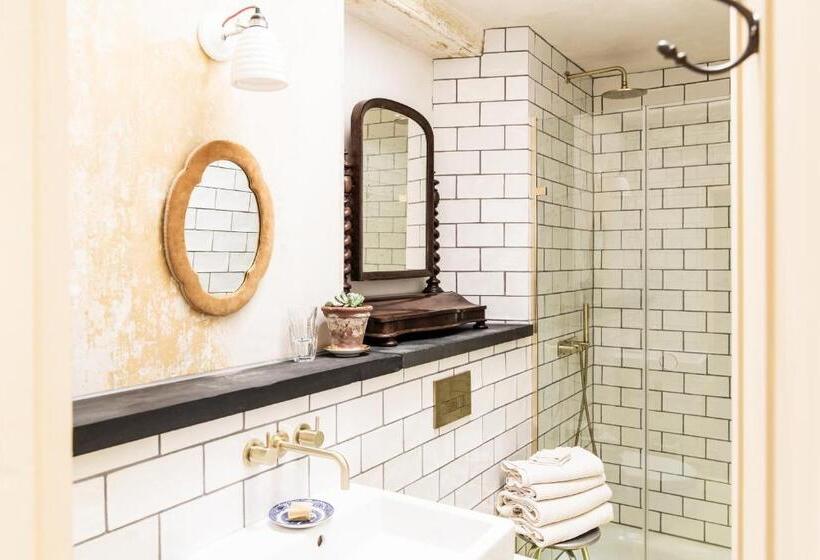 デラックスルーム, The Bull Inn