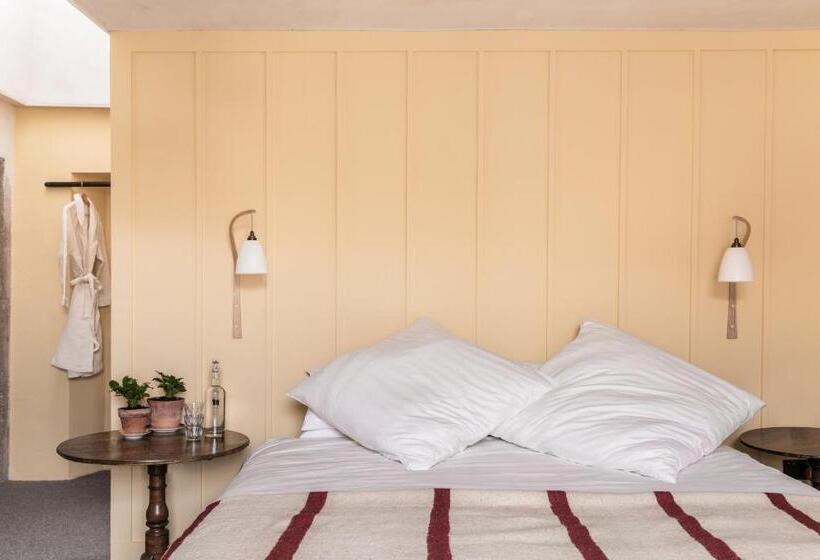 デラックスルーム, The Bull Inn