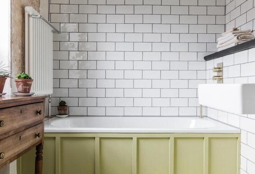 デラックスルーム, The Bull Inn