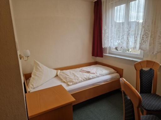 标准三人间, Weinhaus Am Stiftstor