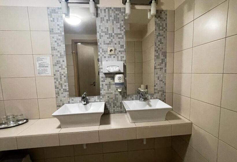 اتاق پریمیوم چهارنفره, Harmónia Hotel Sárvár