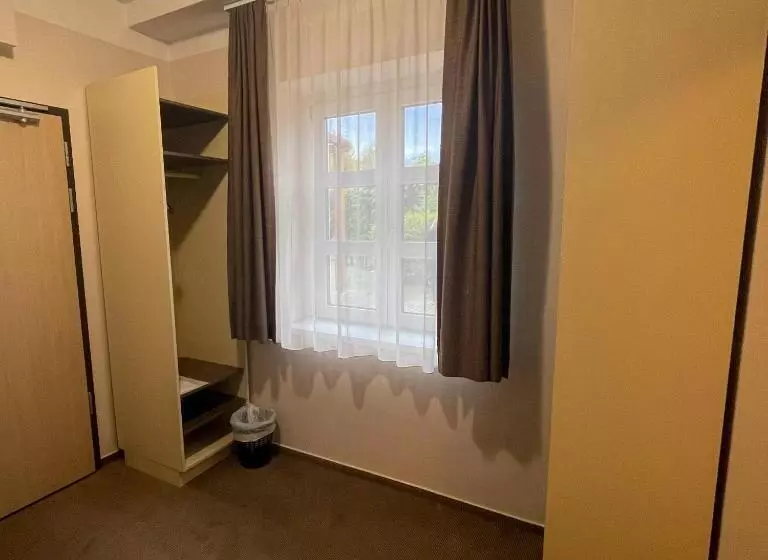 身障者適用スタンダードルーム, Harmónia Hotel Sárvár