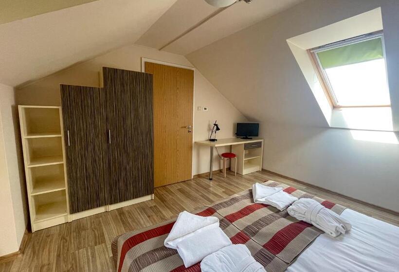 استودیو خانوادگی, Harmónia Hotel Sárvár