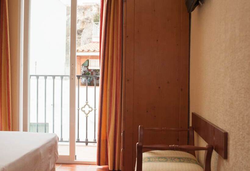 标准单人间, Hostal Jayma