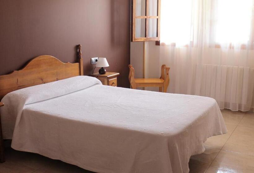 스탠다드 룸, Hostal Mont Royal