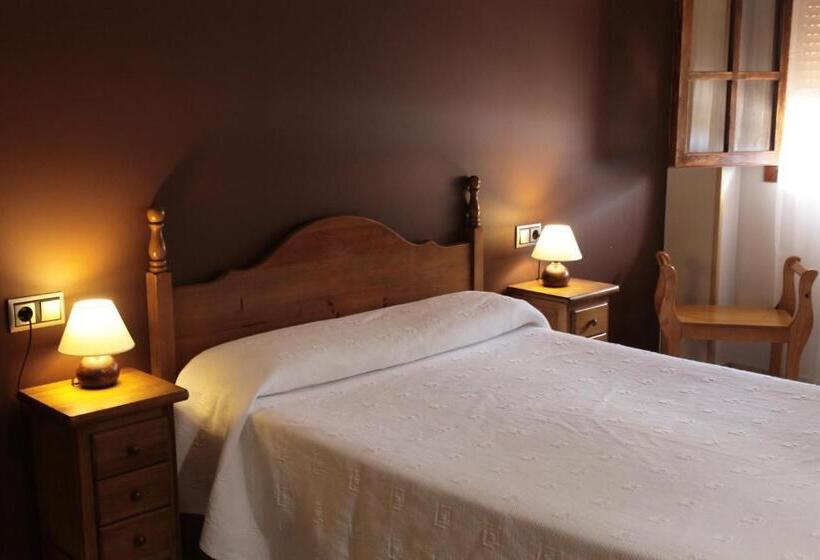 스탠다드 룸, Hostal Mont Royal